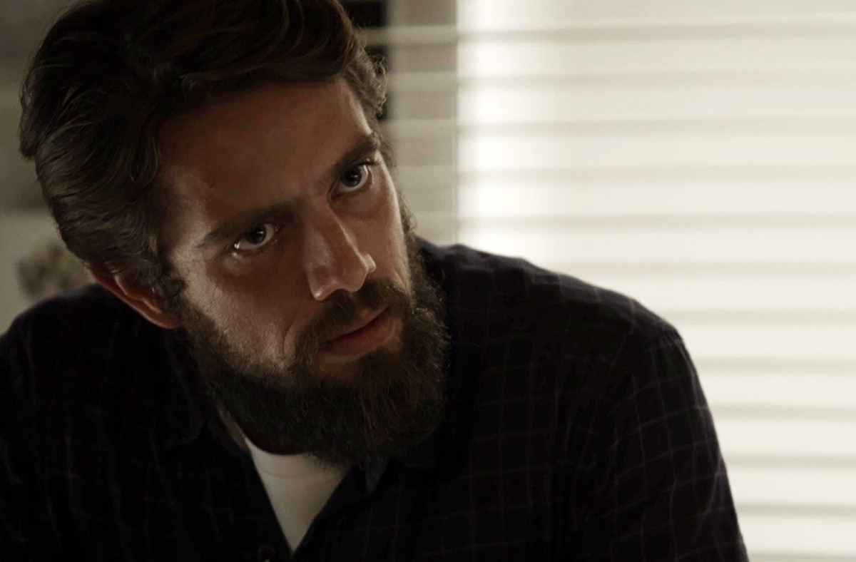 O Outro Lado do Paraíso: Janete entrega Clara para Renato; entenda