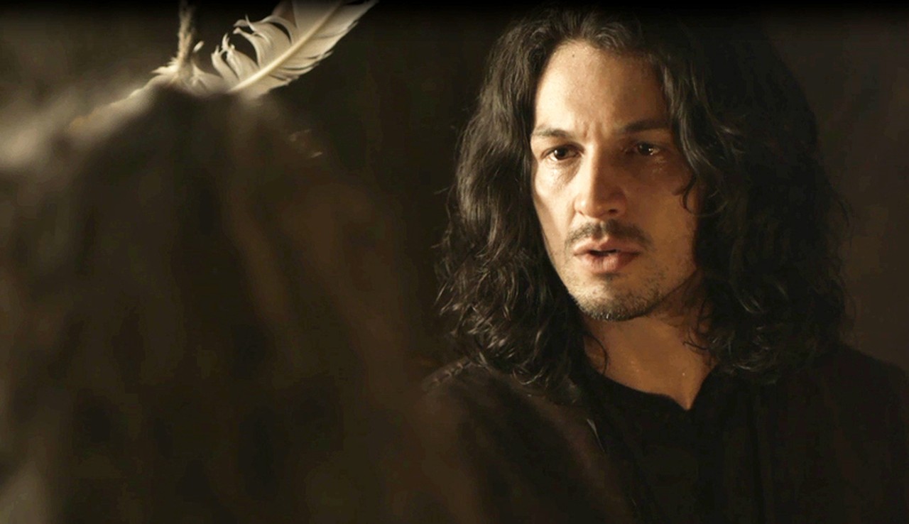 Deus Salve o Rei: Amália delira com picada de cobra e Afonso procura Mandingueira