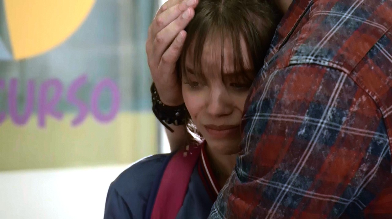 Malhação – Vidas Brasileiras: Ameaçada por Breno, Verena pede ajuda de Rafael