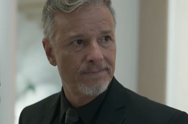 Sampaio em cena de O Sétimo Guardião (Foto: Reprodução/Globo)