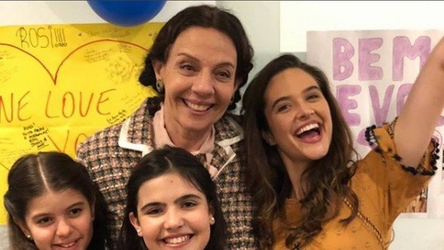 Rosi Campos nos bastidores de O Tempo Não Para (Foto: Reprodução)