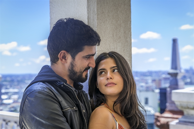 Casal de Órfãos da Terra, nova novela da Globo. Foto - Globo.