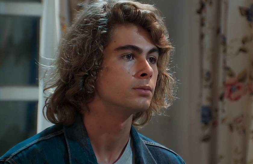 João em cena da novela Verão 90 (Foto: Reprodução)