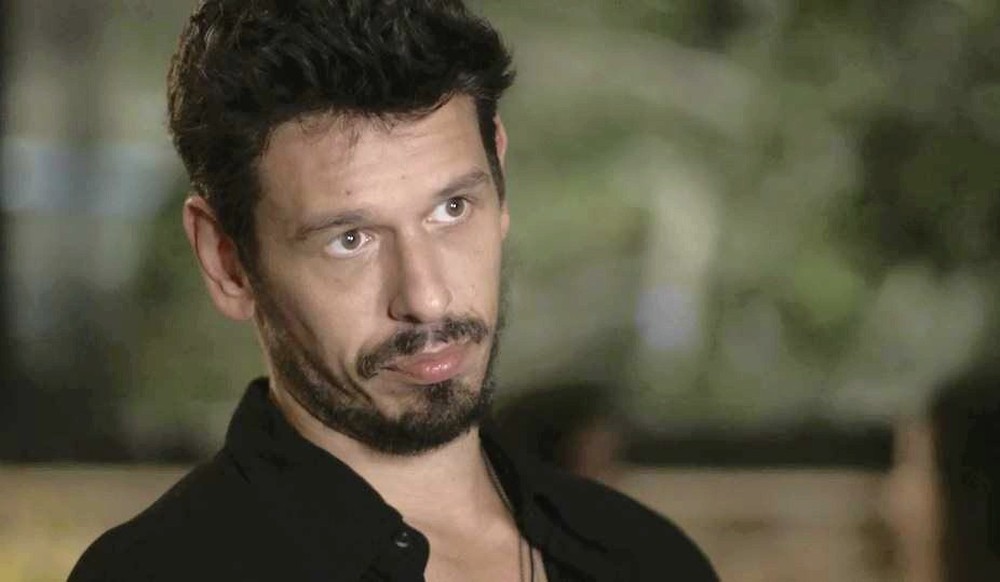 Alain em cena da novela Espelho da Vida (Foto: Reprodução)