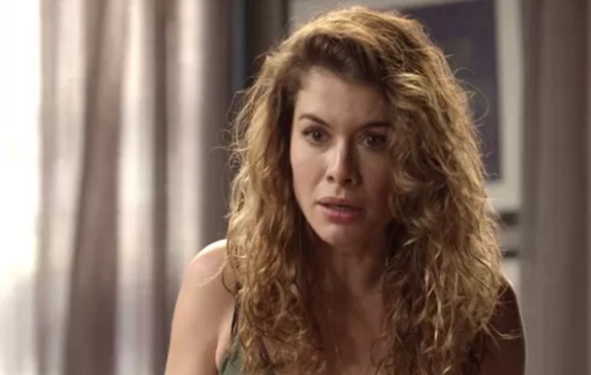 Isabel em cena da novela Espelho da Vida (Foto: Reprodução)