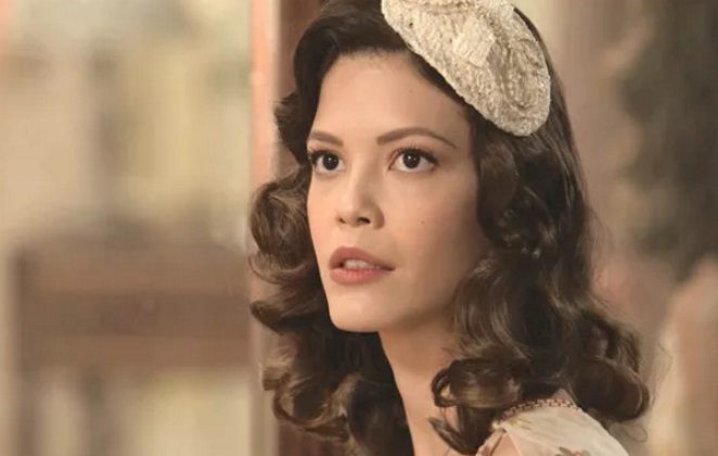 Julia Castelo em cena da novela Espelho da Vida (Foto: Reprodução)