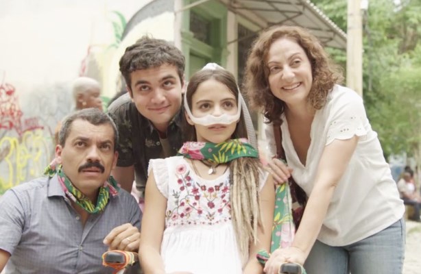 Malhação: Kavaco realiza mais um desejo de Amanda e envolve os pais dela