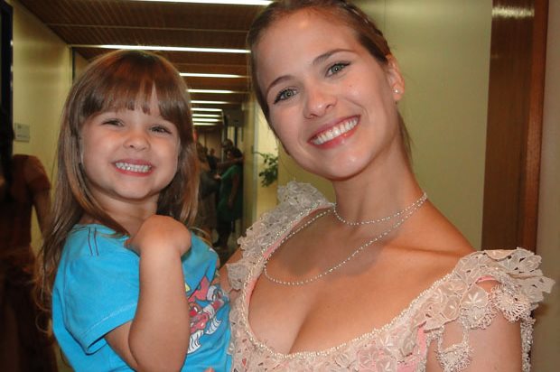 No ar em Cordel Encantado, atriz muda de carreira e entra para a faculdade após polêmicas