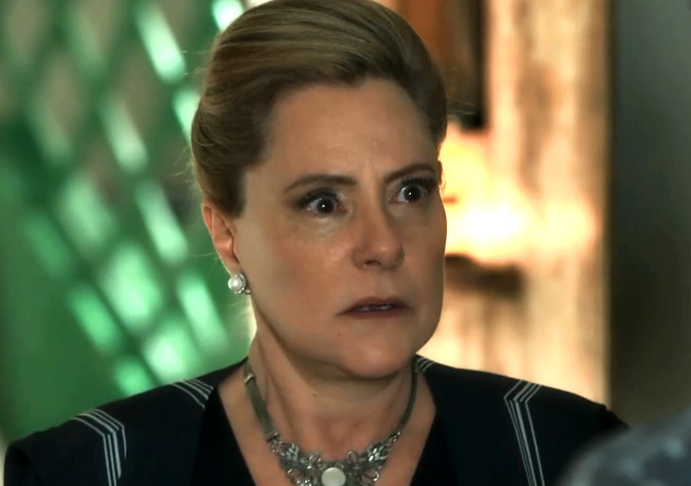 Mirtes em cena da novela das 21h, O Sétimo Guardião (Foto: Reprodução)