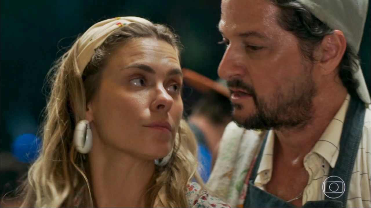 Afrodite e Nicolau em cena da novela O Sétimo Guardião (Foto: Reprodução/Globo)