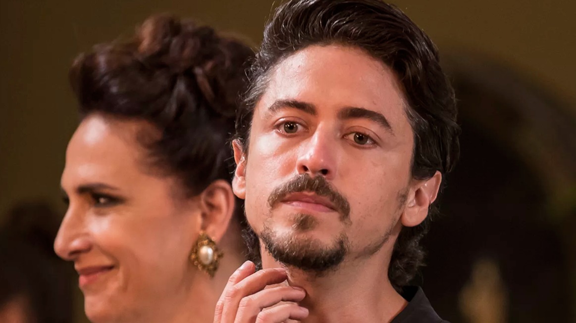 Verão 90: Mercedes e Jerônimo se juntam contra Janaína