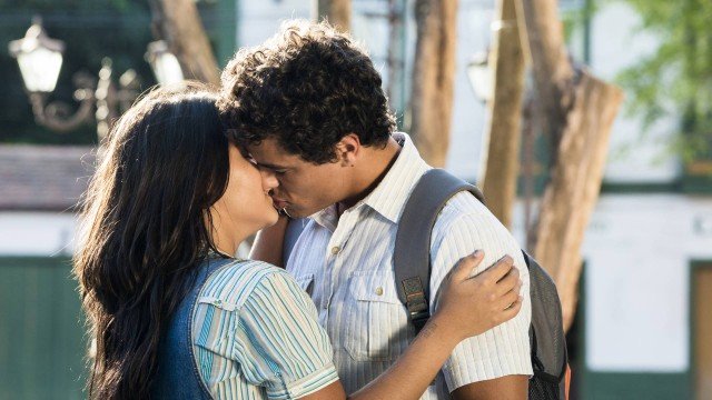 Elisa e Maltoni em cena da novela O Sétimo Guardião (Foto: Reprodução/Globo)