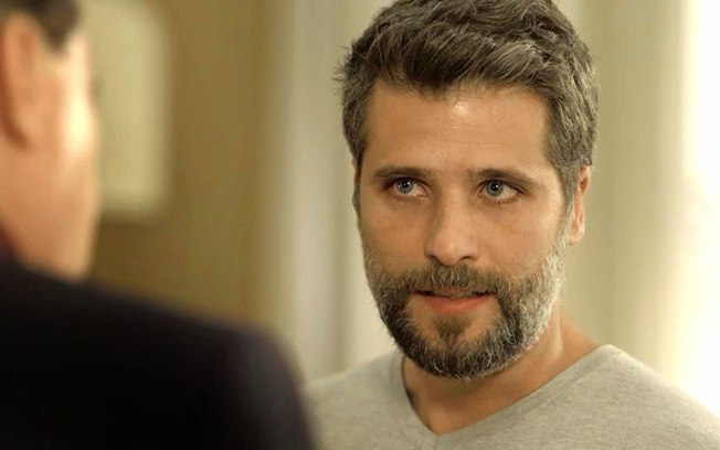 Gabriel em cena da novela das 2h, O Sétimo Guardião (Foto: Reprodução)