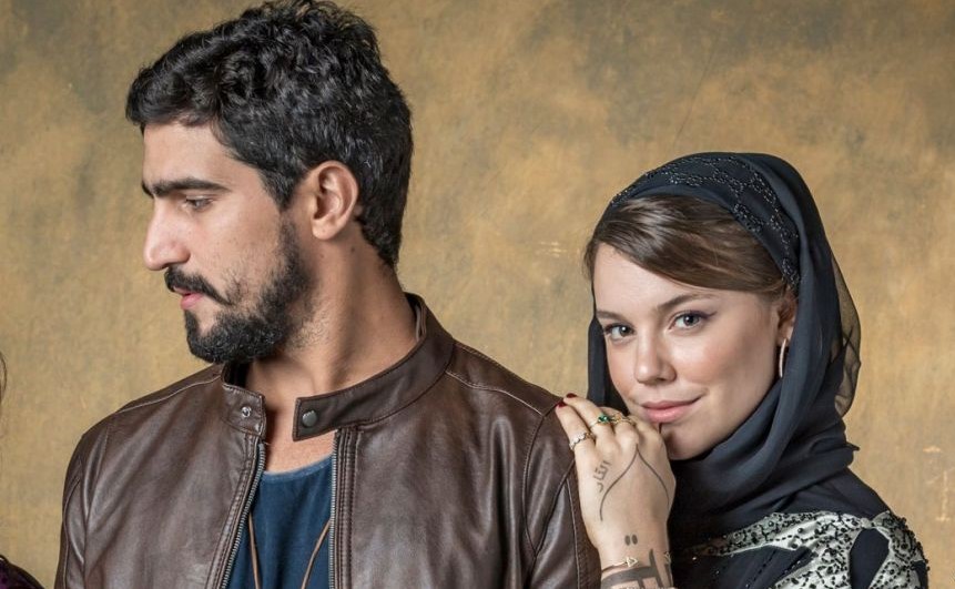 Jamil e Dalila na novela Órfãos da Terra (Foto: Divulgação)