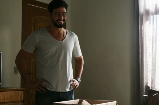 Jamil em cena da novela Órfãos da Terra (Foto: Reprodução)