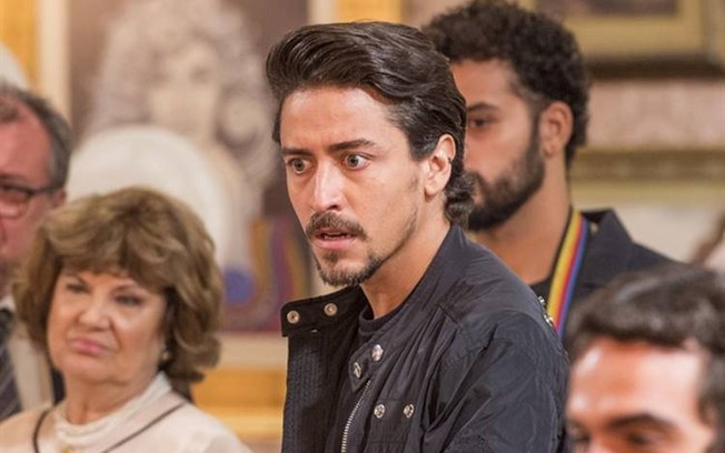 Jerônimo em cena da novela das 19h, Verão 90 (Foto: Reprodução)