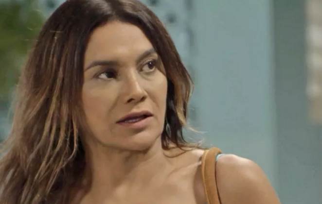 Janaína em cena da novela das 19h, Verão 90 (Foto: Reprodução)