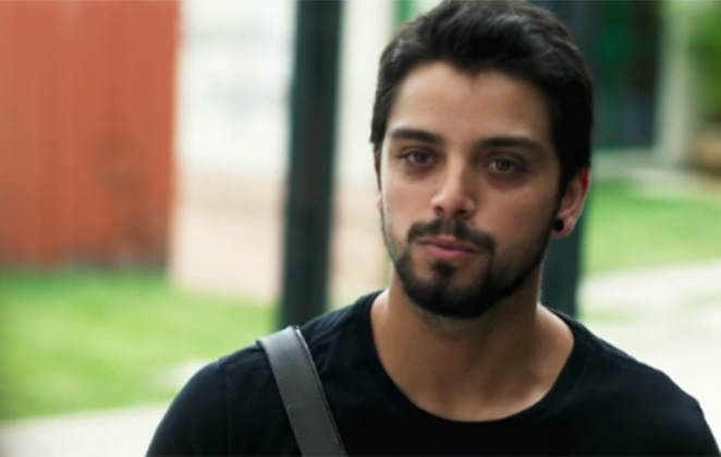 Bruno em cena da novela das 18h da Globo, Órfãos da Terra (Foto: Reprodução)