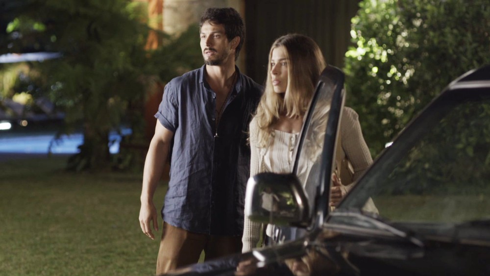 Marcos e Paloma em cena da novela das 19h da Globo, Bom Sucesso (Foto: Reprodução)