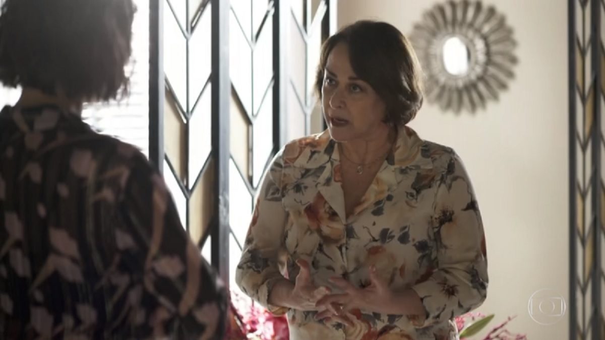 Evelina e Josiane em cena da novela das 21h, A Dona do Pedaço (Foto: Reprodução)