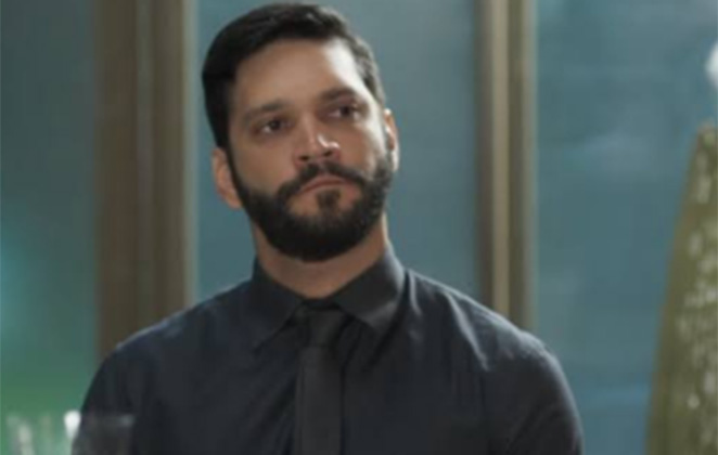 Diogo em cena da novela das 19h, Bom Sucesso (Foto: Reprodução)