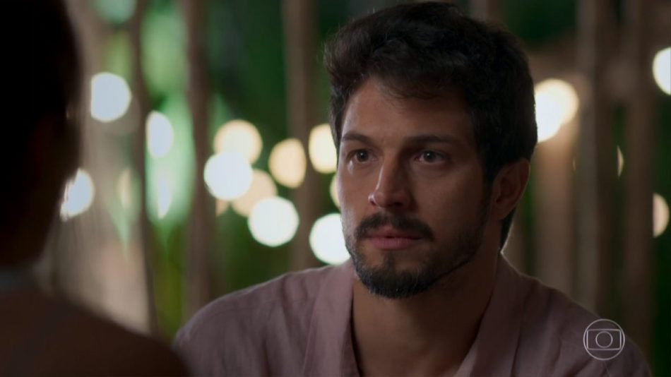 Marcos e Paloma em cena da novela Bom Sucesso (Foto: Reprodução)