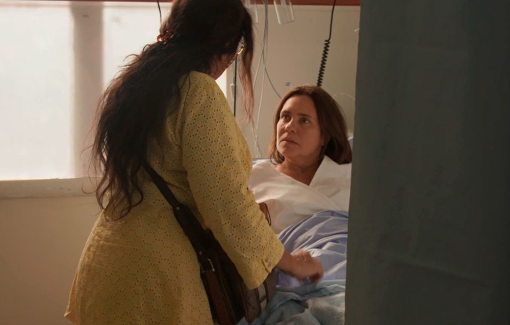 Lurdes salvará Thelma na novela Amor de Mãe (Foto: Reprodução)