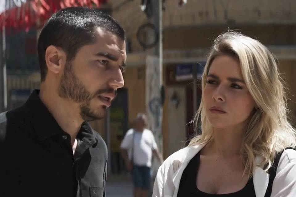 Camilo e Yohana em cena da novela das 21h, A Dona do Pedaço (Foto: Reprodução)