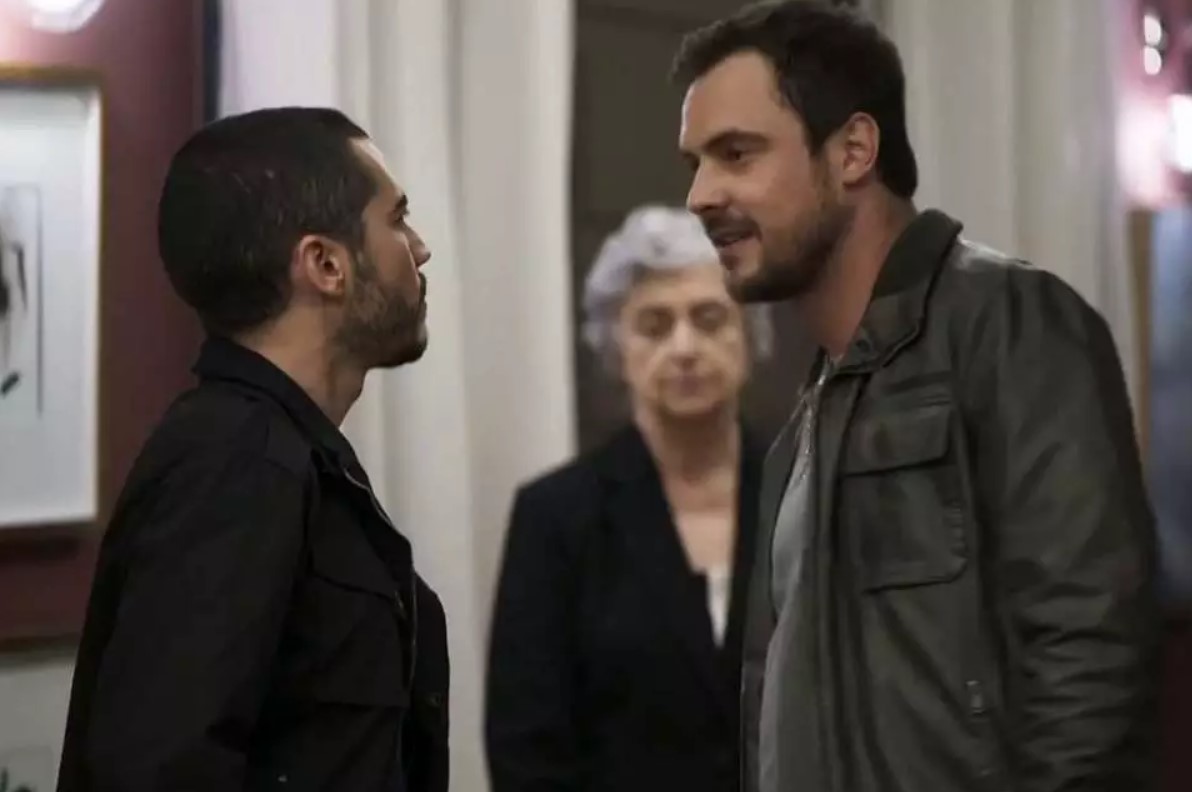 Camilo e Chiclete em cena da novela A Dona do Pedaço (Foto: Reprodução)