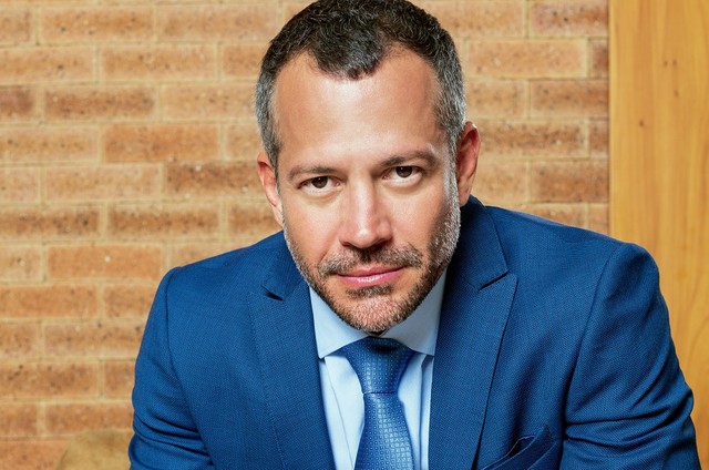 Famoso por interpretar “machões”, Malvino Salvador comenta primeiro papel gay na carreira