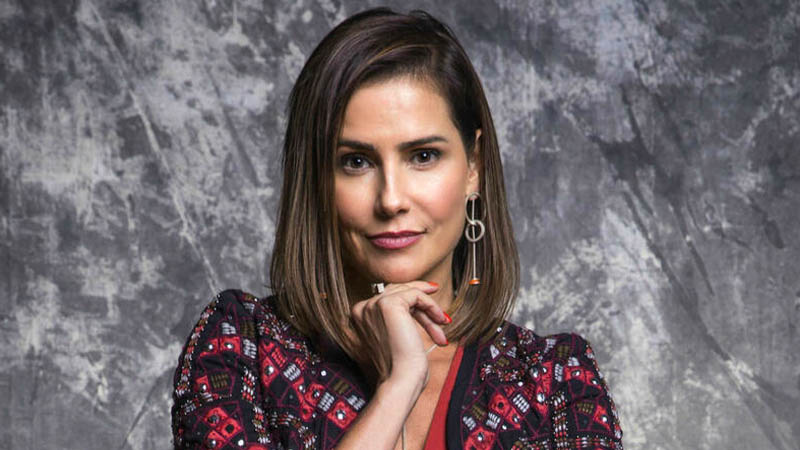 Deborah Secco é Alexia em Salve-se Quem Puder