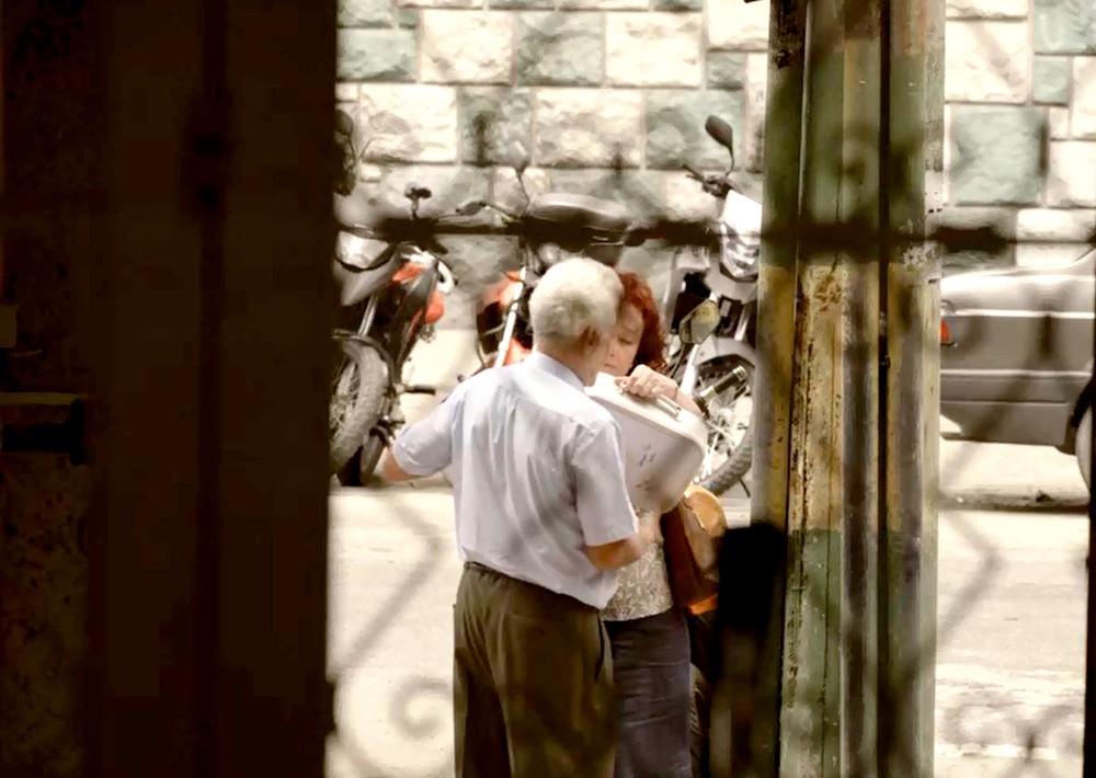 GIlberto em encontro com Tânia na novela Amor de Mãe (Foto: Reprodução)