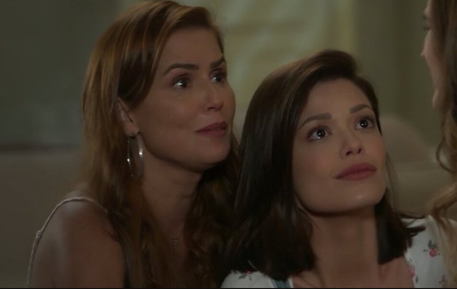 Alexia e Kyra em cena da novela Salve-se Quem Puder - Foto: Reprodução