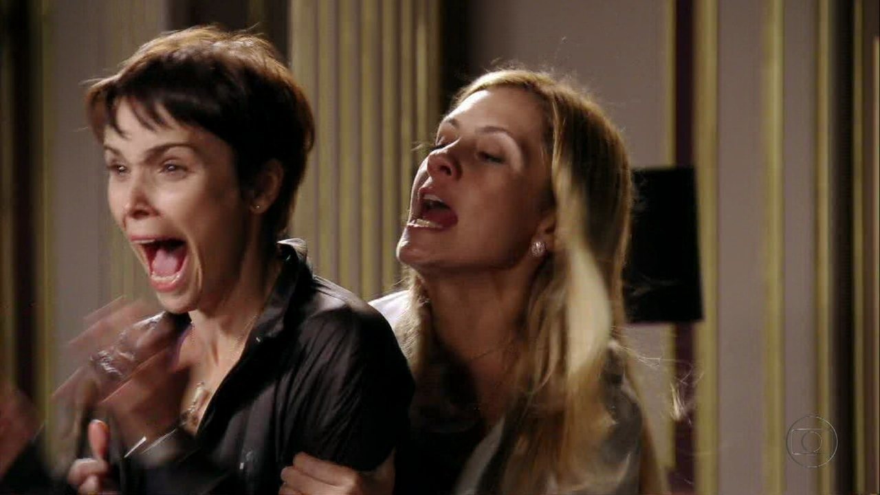 Avenida Brasil: Carminha recupera fotos íntimas, vira o jogo contra Nina e se vinga