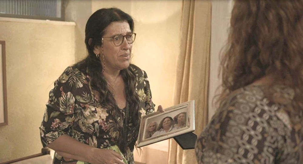 Lurdes em cena da novela das 21h, Amor de Mãe - Foto: Reprodução