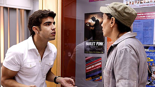 Fina Estampa: Antenor humilha Griselda e a expulsa da universidade