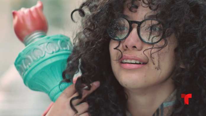 Nícolas e Betty se unem para se vingar de Armando após farsa vir à tona em Betty a Feia em NY