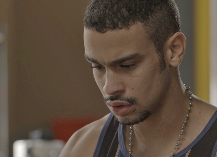 Jacaré Sergio Malheiros) em cena da novela Totalmente Demais (Foto: Divulgação)