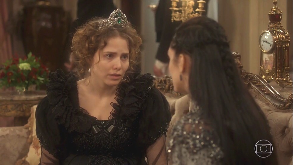 Leopoldina e Anna em conversa na novela Novo Mundo - Foto: Reprodução