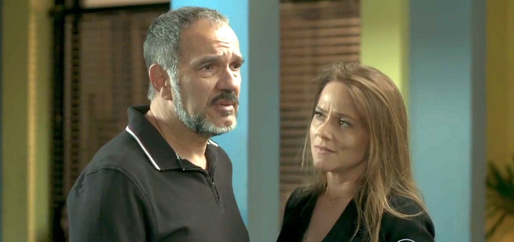 Germano e Lili em cena da novela Totalmente Demais (Foto: Divulgação)