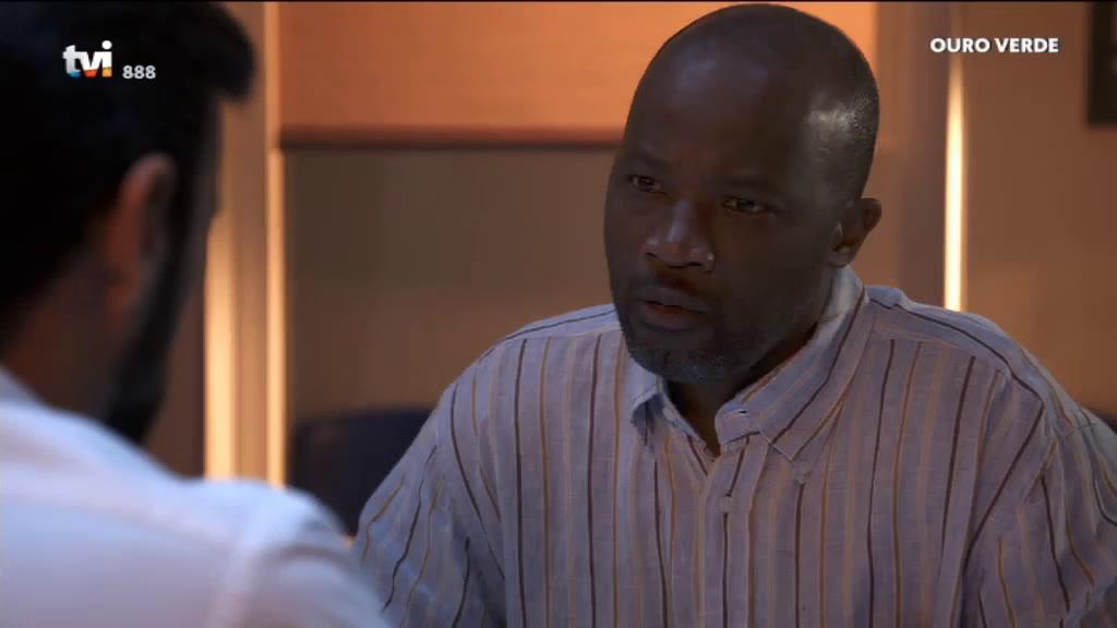 Sebastião revela quem matou os Ramos de Almeida e confessa a Lúcio que estrangulou Joaquim