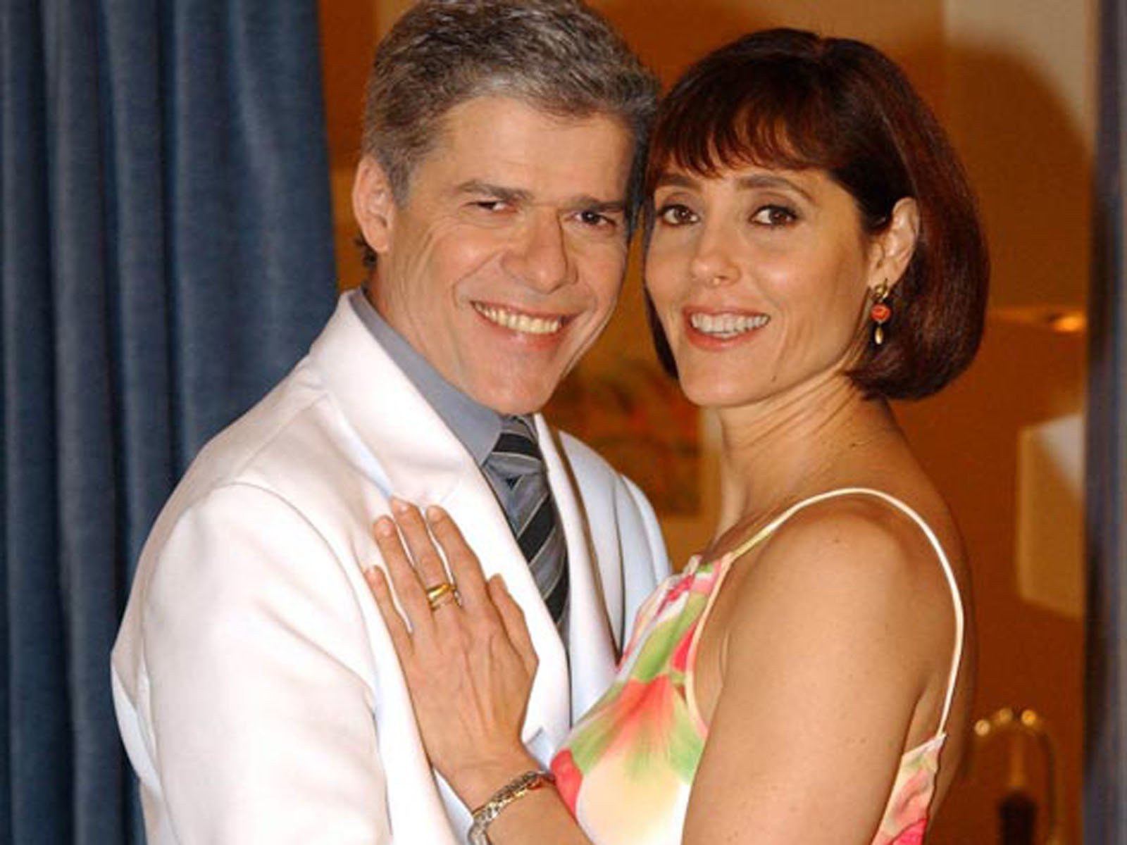 No passado, Helena trocou César pelo Téo e o motivo deixou o homem abalado; veja