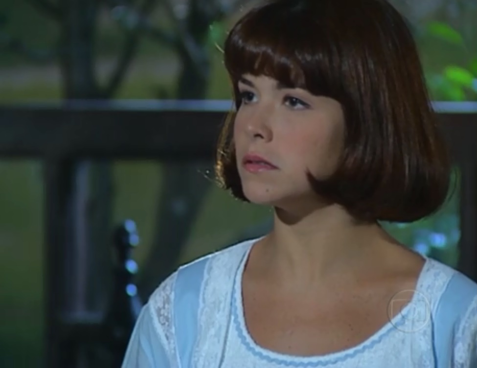 Pressionada por Klaus, Celina consegue fugir da casa do velho com o aval do pai; entenda!