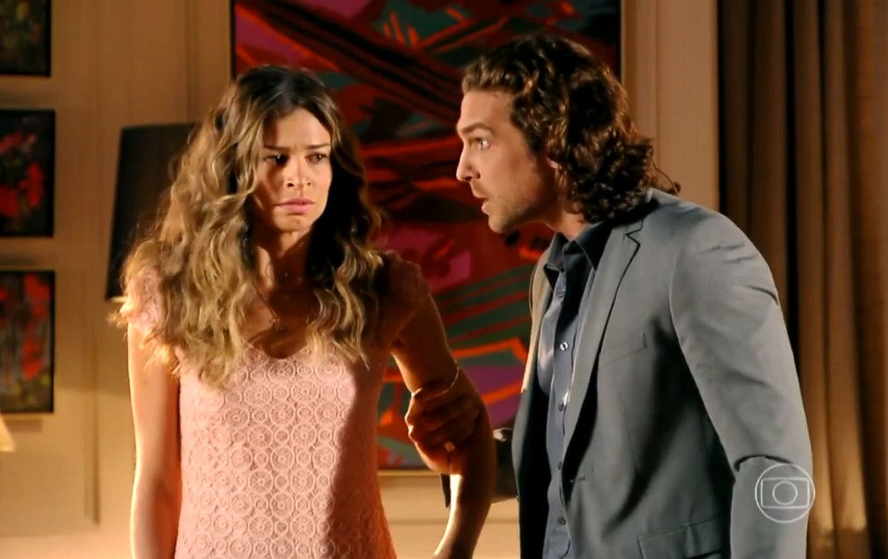 Ester e Alberto em cena da novela Flor do Caribe - Foto: Reprodução