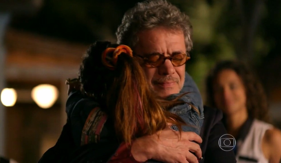 Duque e Amaralina em cena da novela Flor do Caribe - Foto: Reprodução