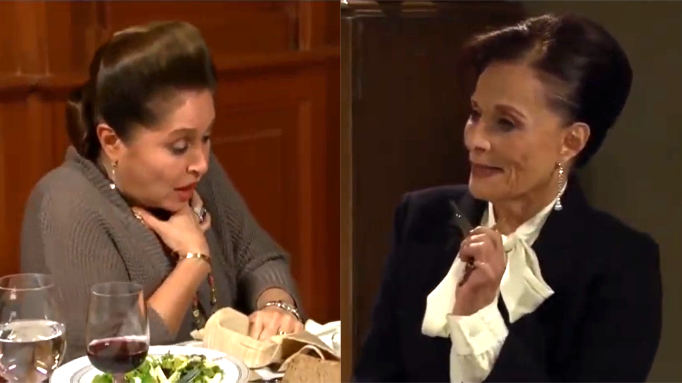 Vingativa, Eva coloca veneno na comida de Bernarda e vilã agoniza no chão