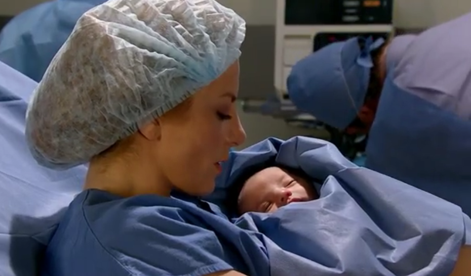 Renata entra em trabalho de parto e Jerônimo “desaparece” no grande momento