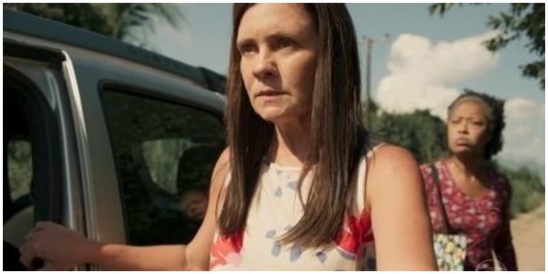 Em Amor de Mãe, Thelma vai calar Rita de vez ao matar a mulher atropelada (Foto: Reprodução/ Globo)