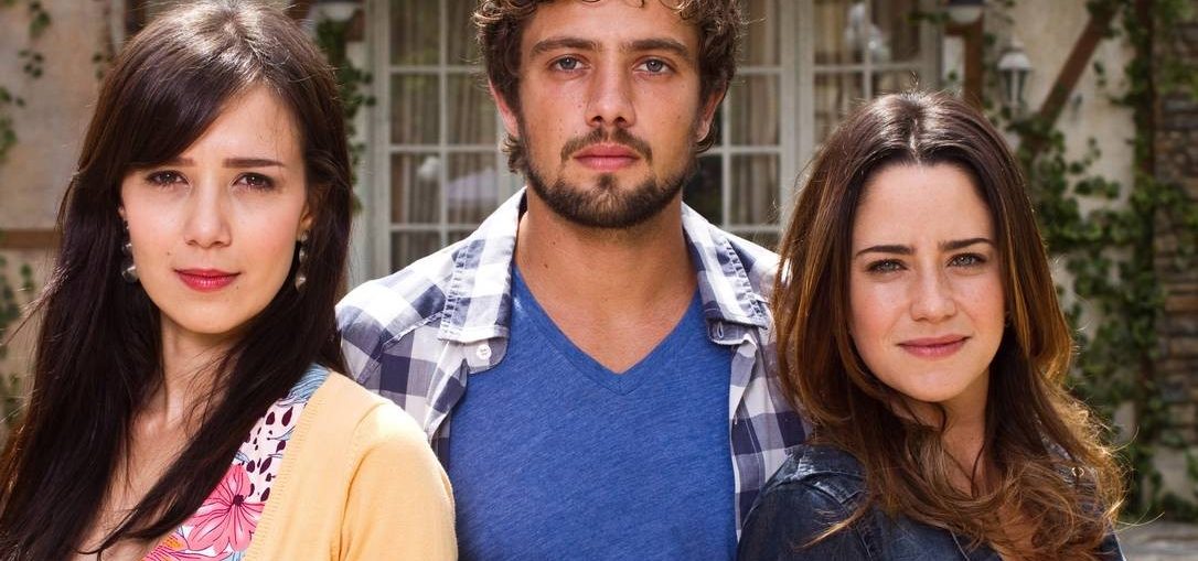 Na novela A Vida da Gente, o final de Ana, Rodrigo, Manuela e Lúcio foi desvendado (Foto: Reprodução)