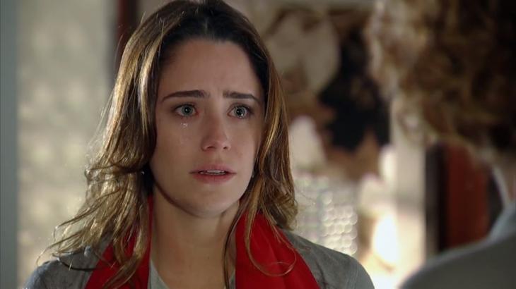 Na novela A Vida da Gente, Ana descobre que não pode mais jogar tênis (Foto: Reprodução)